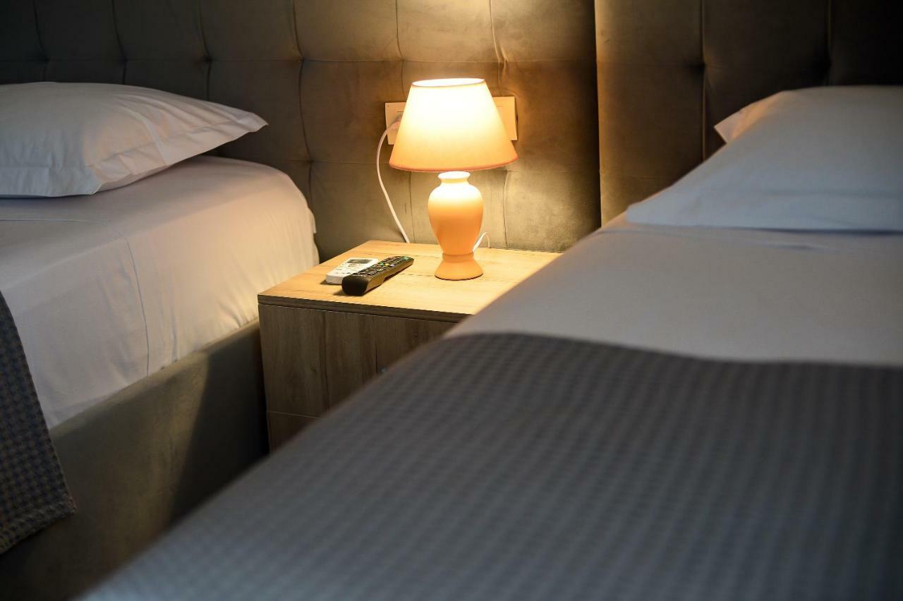 Niku Hotel