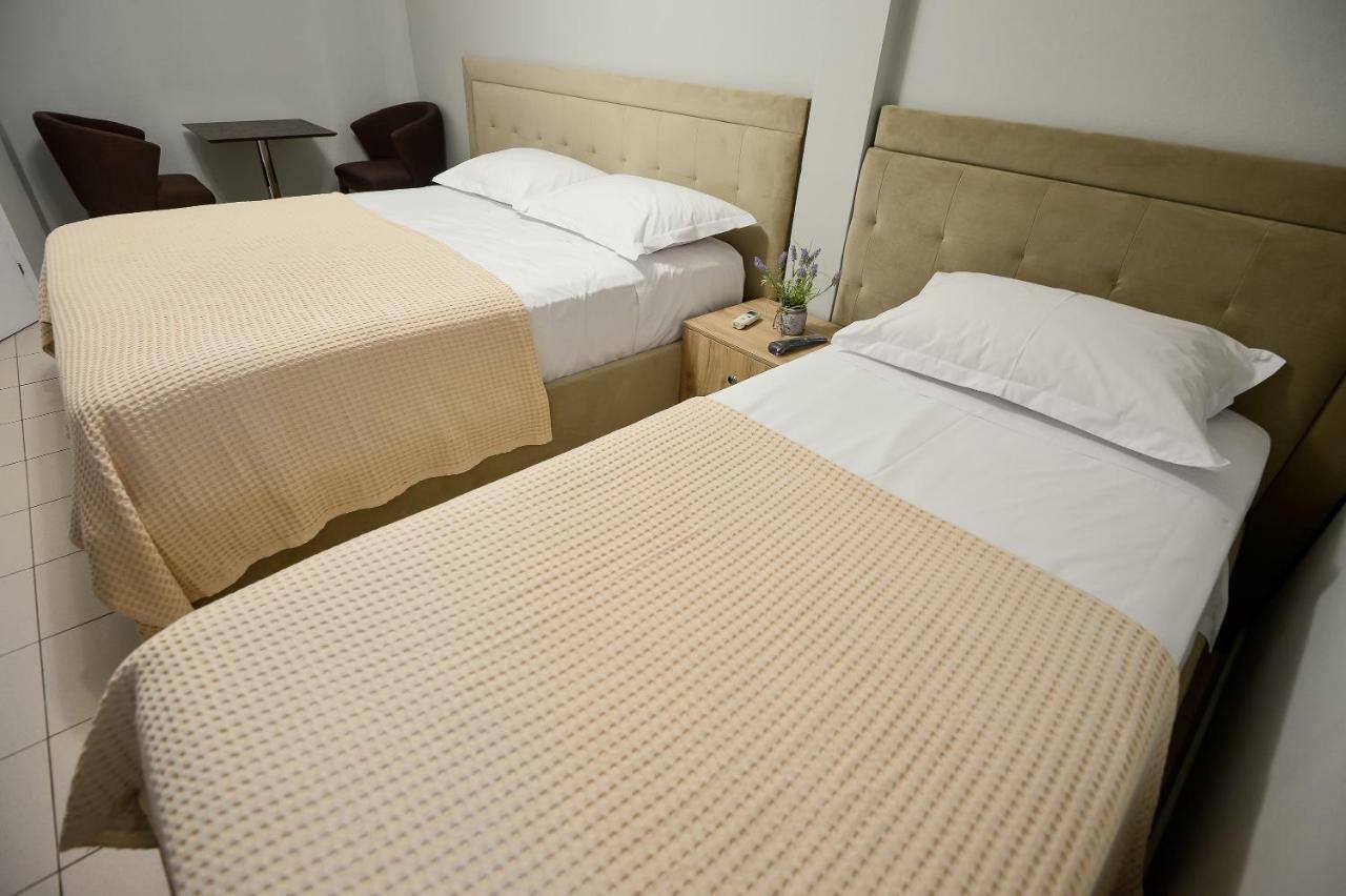 Niku Hotel